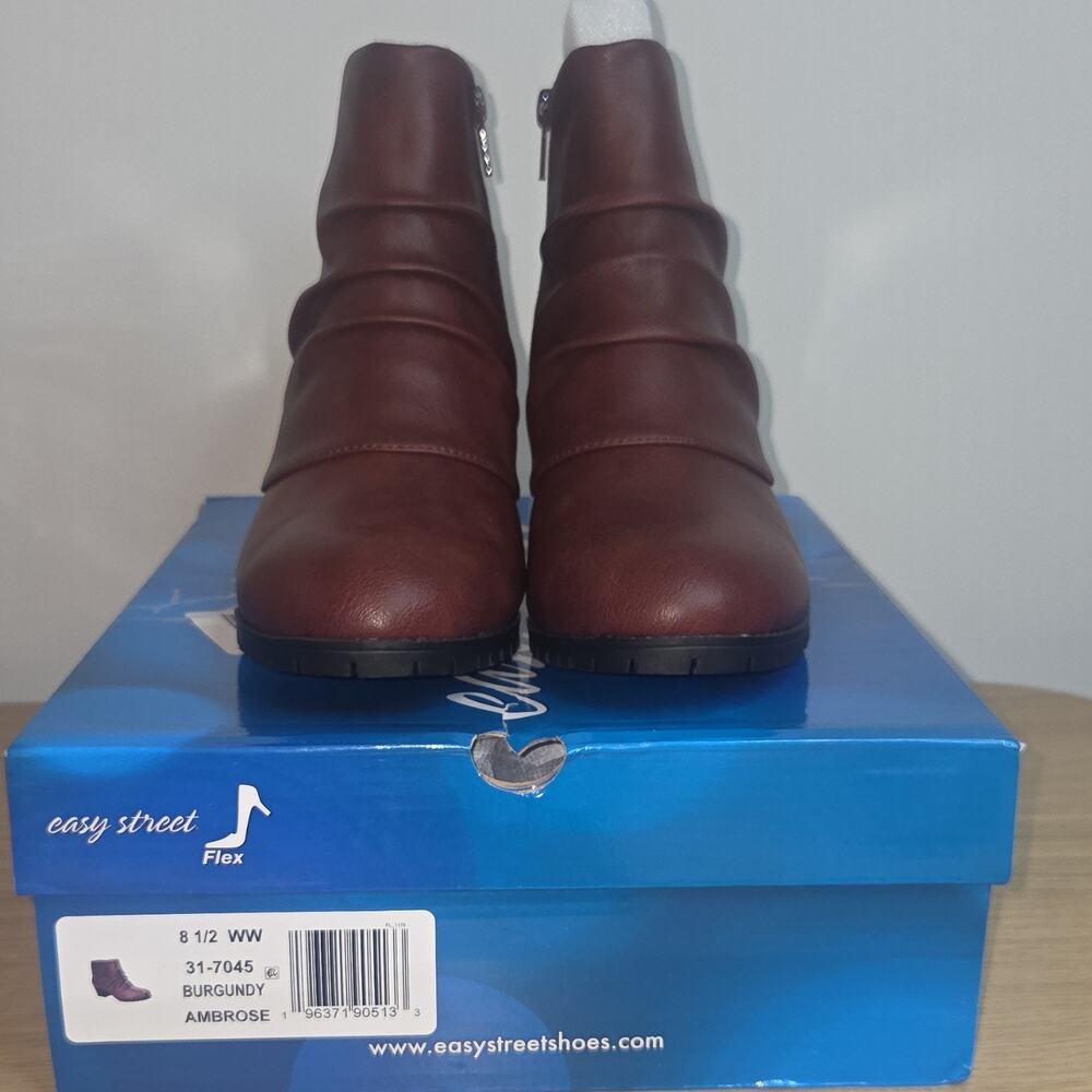 Easy Street Flex Ambrose Women’s Ankle Bootie Burgundy Zip Round Toe WW 8.5